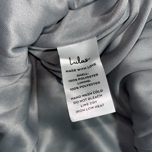 LULUS CHEERS AND TIERS GREY
CHIFFON PLEATED SURPLICE TIERED Mini
DRESS M - Picture 14 of 14